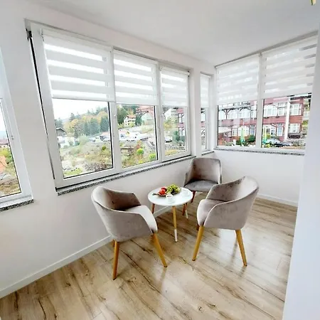Karkonosze - Klimatyzowany Charlotte Na Deptaku Z Parkingiem W Cenie Apartman Karpacz