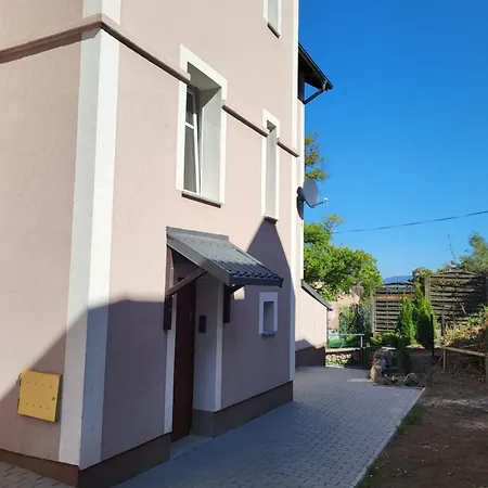 Karkonosze - Klimatyzowany Charlotte Na Deptaku Z Parkingiem W Cenie Apartman Karpacz