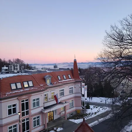 Karkonosze - Klimatyzowany Charlotte Na Deptaku Z Parkingiem W Cenie Apartman Karpacz