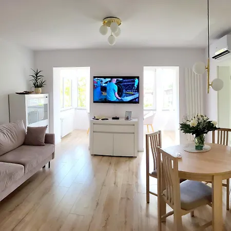 Karkonosze - Klimatyzowany Charlotte Na Deptaku Z Parkingiem W Cenie Apartamento Karpacz