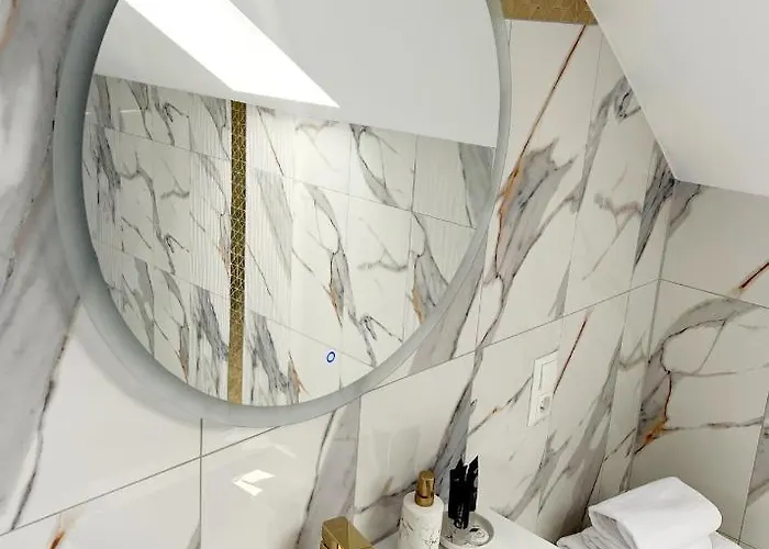 Karkonosze - Klimatyzowany Charlotte Na Deptaku Z Parkingiem W Cenie Apartmán